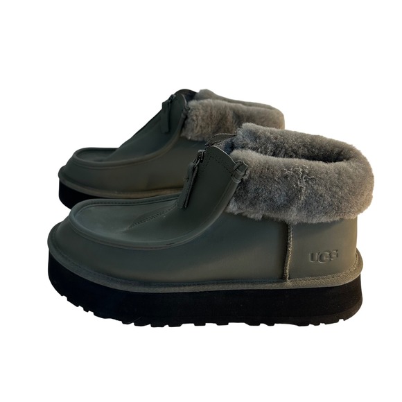 UGG Funkette Women's Leather Platform Boot Size 11 Matte Seaweed Green NWOB - Picture 2 of 11